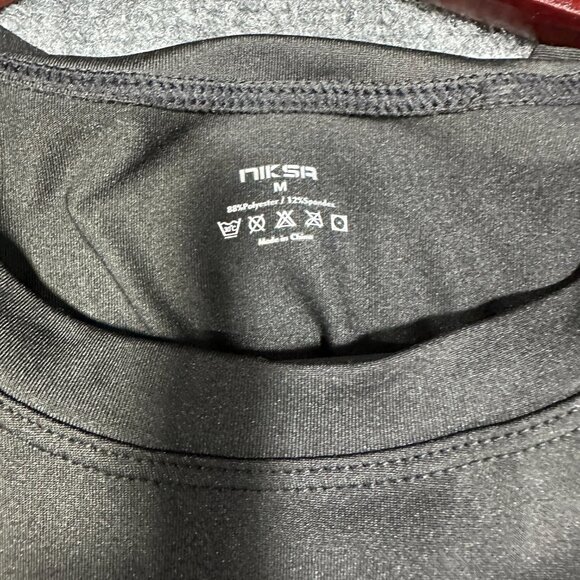 NikSa Tee Shirt Mens Medium Black Stretch Short Sleeve Crew Neck Pullover NEW - Picture 5 of 8